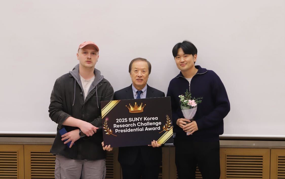 President's Award ceremony at SUNY Korea